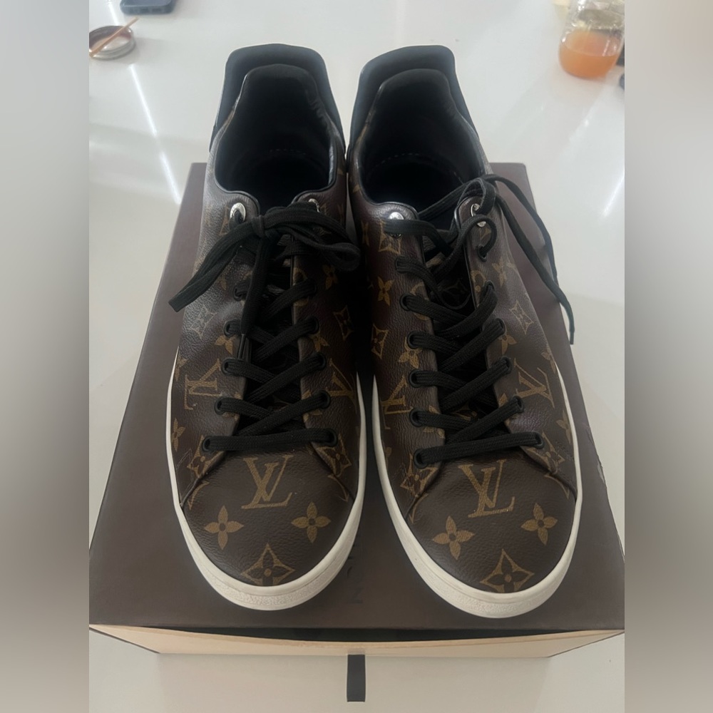 Louis Vuitton Mens sneakers